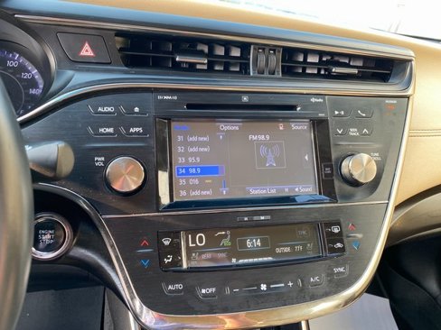 Used 2016 Toyota Avalon Limited image 20