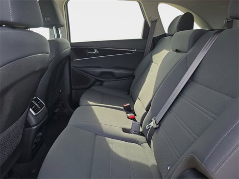 Used 2020 Kia Sorento LX w/ LX I4 Convenience Package image 16