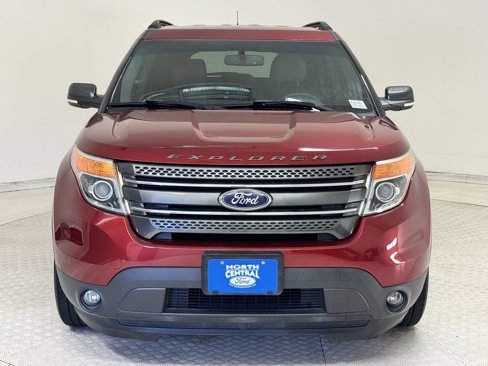 Used 2015 Ford Explorer XLT w/ Equipment Group 202B image 2