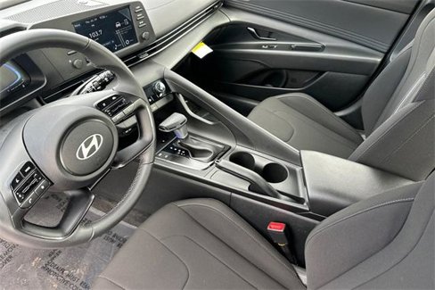 Certified 2025 Hyundai Elantra Sport image 10