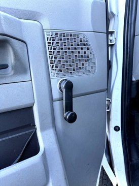 Used 2010 Ford E-350 and Econoline 350 Super Duty image 25