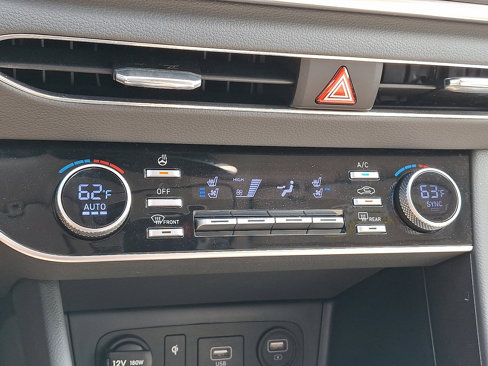 Certified 2023 Hyundai Sonata Limited w/ Preferred Accessory Package image 16