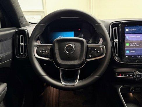 Used 2023 Volvo C40 P8 Recharge Plus w/ Climate Package image 18