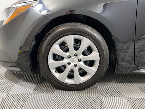 Used 2023 Toyota Corolla LE image 9