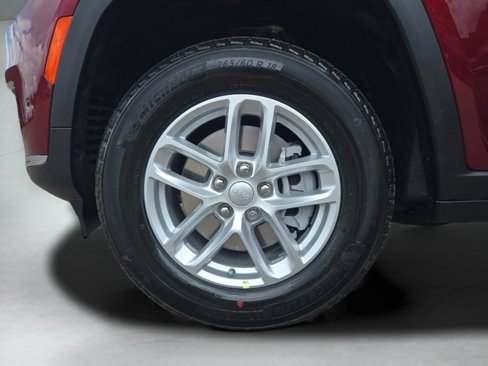 New 2025 Jeep Grand Cherokee L Laredo image 9