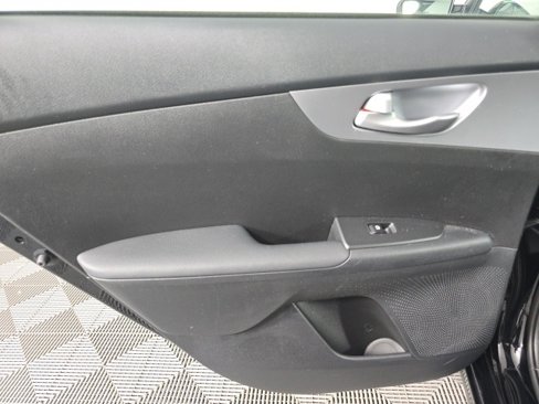 Used 2023 Kia Forte LXS image 10