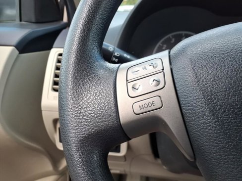 Used 2013 Toyota Corolla LE image 18