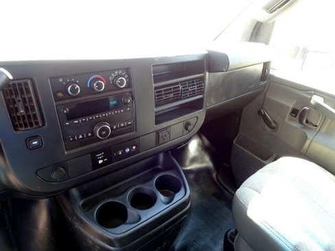 Used 2017 Chevrolet Express 3500 image 26