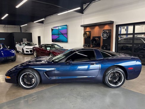 Used 2000 Chevrolet Corvette Coupe w/ Roof Pkg image 4
