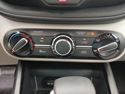 Used 2023 Kia Soul LX w/ LX Technology Package image 13