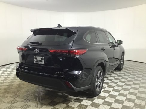Used 2020 Toyota Highlander XLE image 7