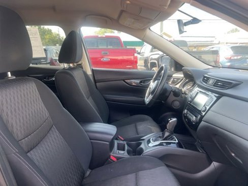 Used 2018 Nissan Rogue SV image 53