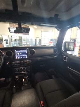 Used 2021 Jeep Gladiator Sport image 26