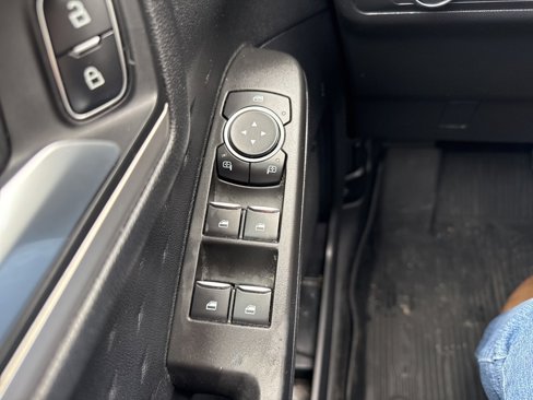 Used 2020 Ford Escape SE image 15