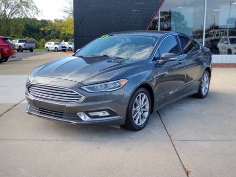 Used 2017 Ford Fusion SE w/ Fusion SE Technology Package image 1