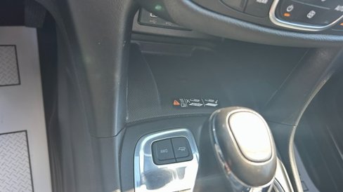 Used 2019 Chevrolet Equinox Premier image 26