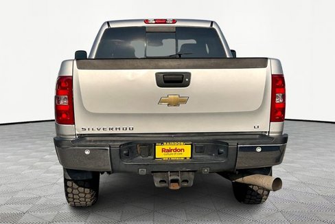 Used 2011 Chevrolet Silverado 2500 LT w/ Interior Plus Package image 4