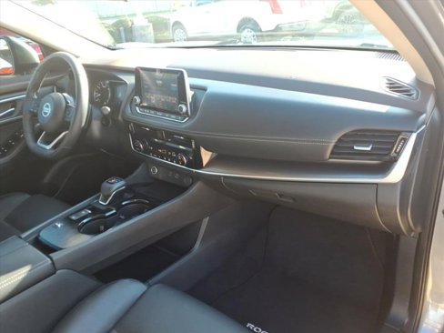 Used 2021 Nissan Rogue SV w/ Premium Package image 16
