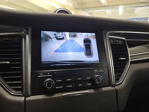 Used 2017 Porsche Macan image 31