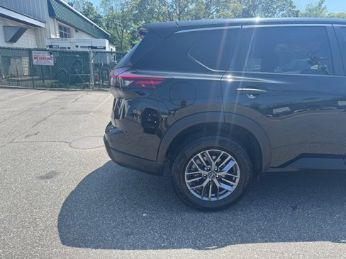 Used 2024 Nissan Rogue S image 14