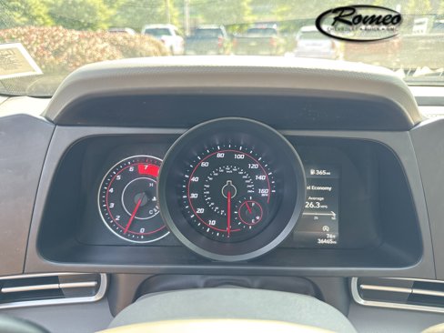 Used 2021 Hyundai Elantra SE image 17