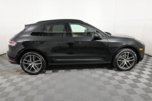 Used 2025 Porsche Macan image 29