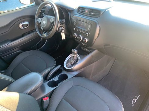 Used 2016 Kia Soul + image 14
