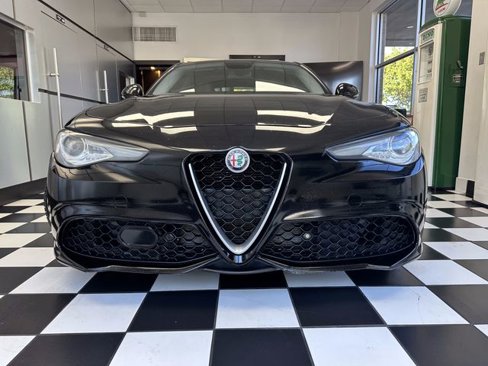 Used 2018 Alfa Romeo Giulia image 51