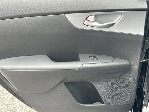 Used 2023 Kia Forte LXS image 21