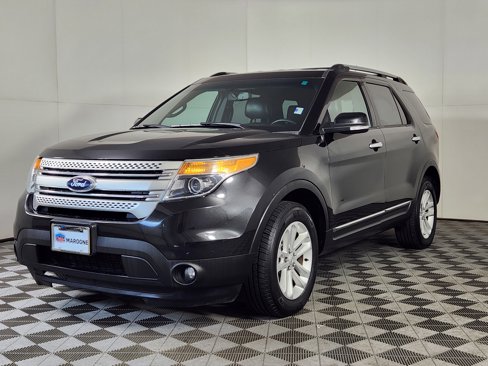 Used 2014 Ford Explorer XLT w/ Equipment Group 202A image 3