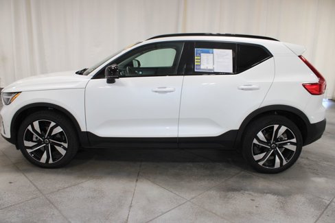 Used 2024 Volvo XC40 B5 Plus w/ Climate Package image 6