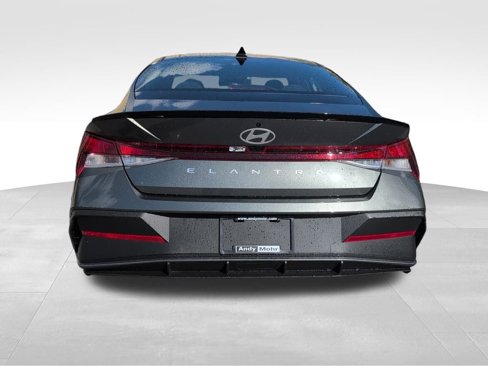 New 2025 Hyundai Elantra Sport image 6