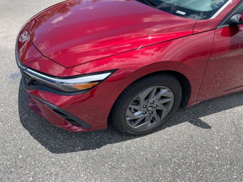 Used 2024 Hyundai Elantra SEL image 3