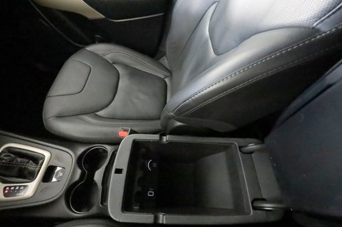 Used 2018 Jeep Cherokee Limited w/ Technology Group image 38