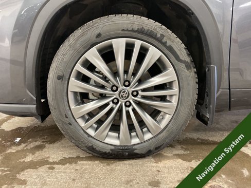 Used 2020 Toyota Highlander Platinum image 9