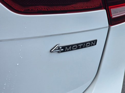 Used 2022 Volkswagen Tiguan SE image 16