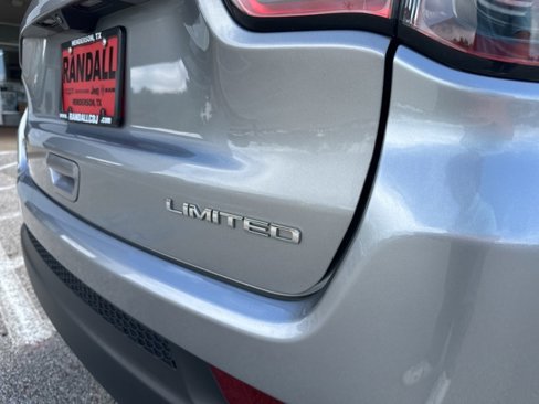 Used 2022 Jeep Compass Limited image 45