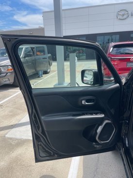 Used 2022 Jeep Renegade Limited image 7