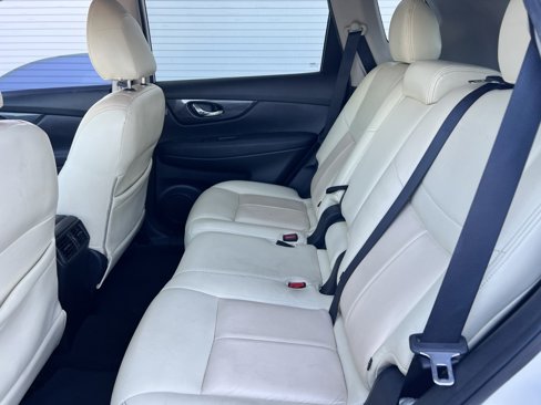 Used 2018 Nissan Rogue SV image 10