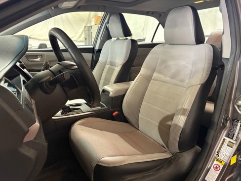 Used 2017 Toyota Camry SE image 14