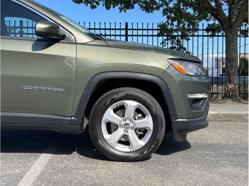 Used 2018 Jeep Compass Latitude w/ Popular Equipment Group image 2