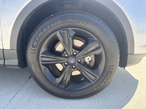 Used 2016 Ford Escape SE w/ SE Cold Weather Package image 10