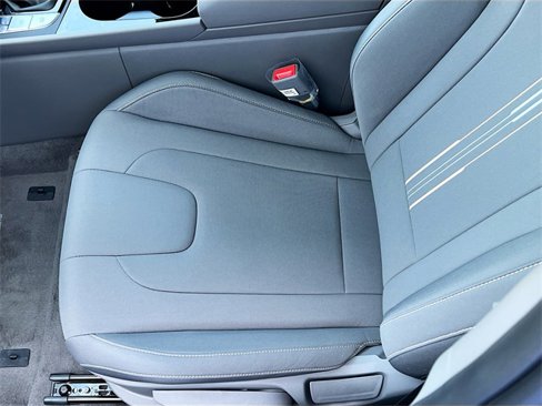 New 2025 Hyundai Elantra SEL image 19