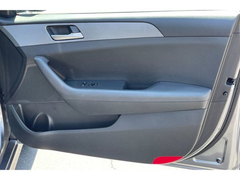 Used 2018 Hyundai Sonata SE w/ Cargo Package image 19