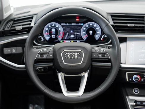 Used 2021 Audi Q3 2.0T Premium Plus image 11