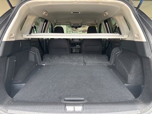 Used 2022 Nissan Rogue S image 25