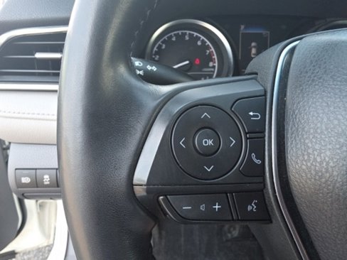 Used 2018 Toyota Camry SE image 16