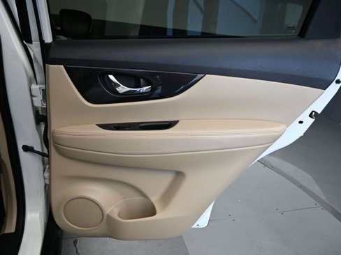 Used 2019 Nissan Rogue SL w/ Premium Package image 38