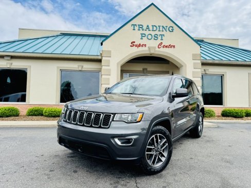 Used 2020 Jeep Grand Cherokee Laredo w/ Laredo X Package image 21