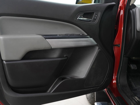Used 2015 Chevrolet Colorado LT w/ Luxury Package image 16